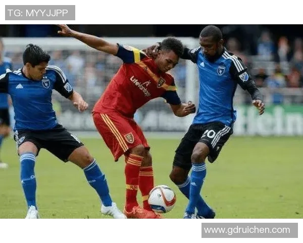 波特伐木工与纽约红牛的激烈对决揭示足球战术与团队精神的较量